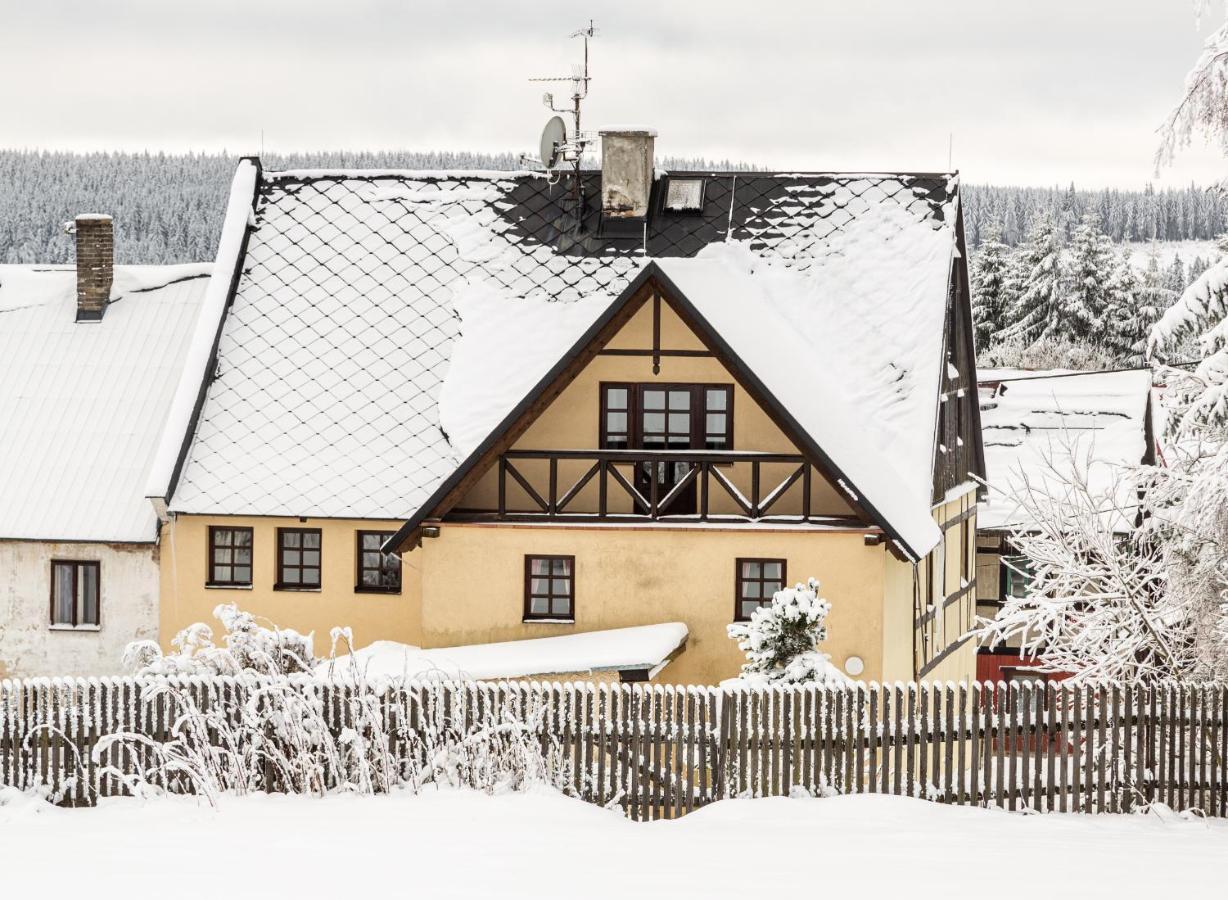 Chalupa Hrazdenka V Krusnych Horach Horní Blatná Buitenkant foto