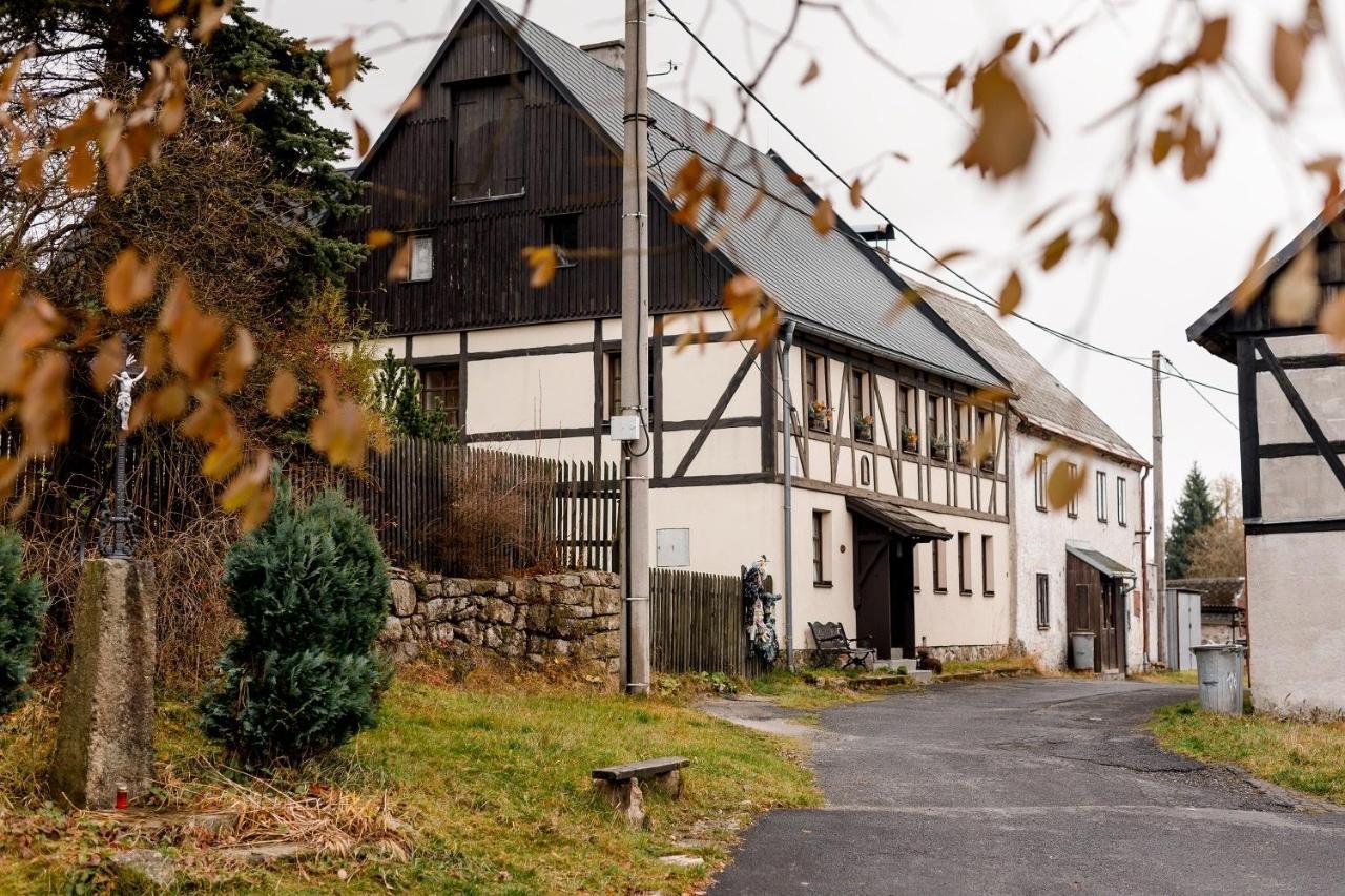 Chalupa Hrazdenka V Krusnych Horach Horní Blatná Buitenkant foto
